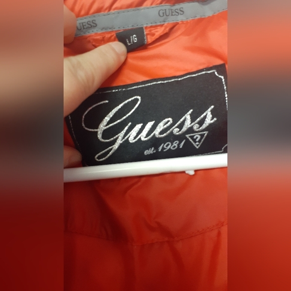 Bright red Guess puffer jacket - size large - Picture 2 of 7